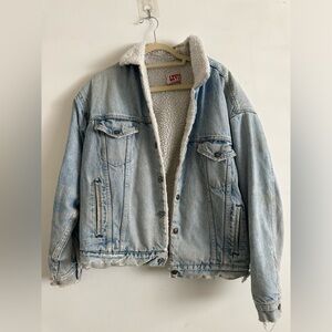 Vintage Oversized Levi Denim Jacket - size M